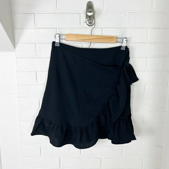 Pink Lily Classic Black Faux Wrap Ruffle Skirt Size M - Picture 2 of 10